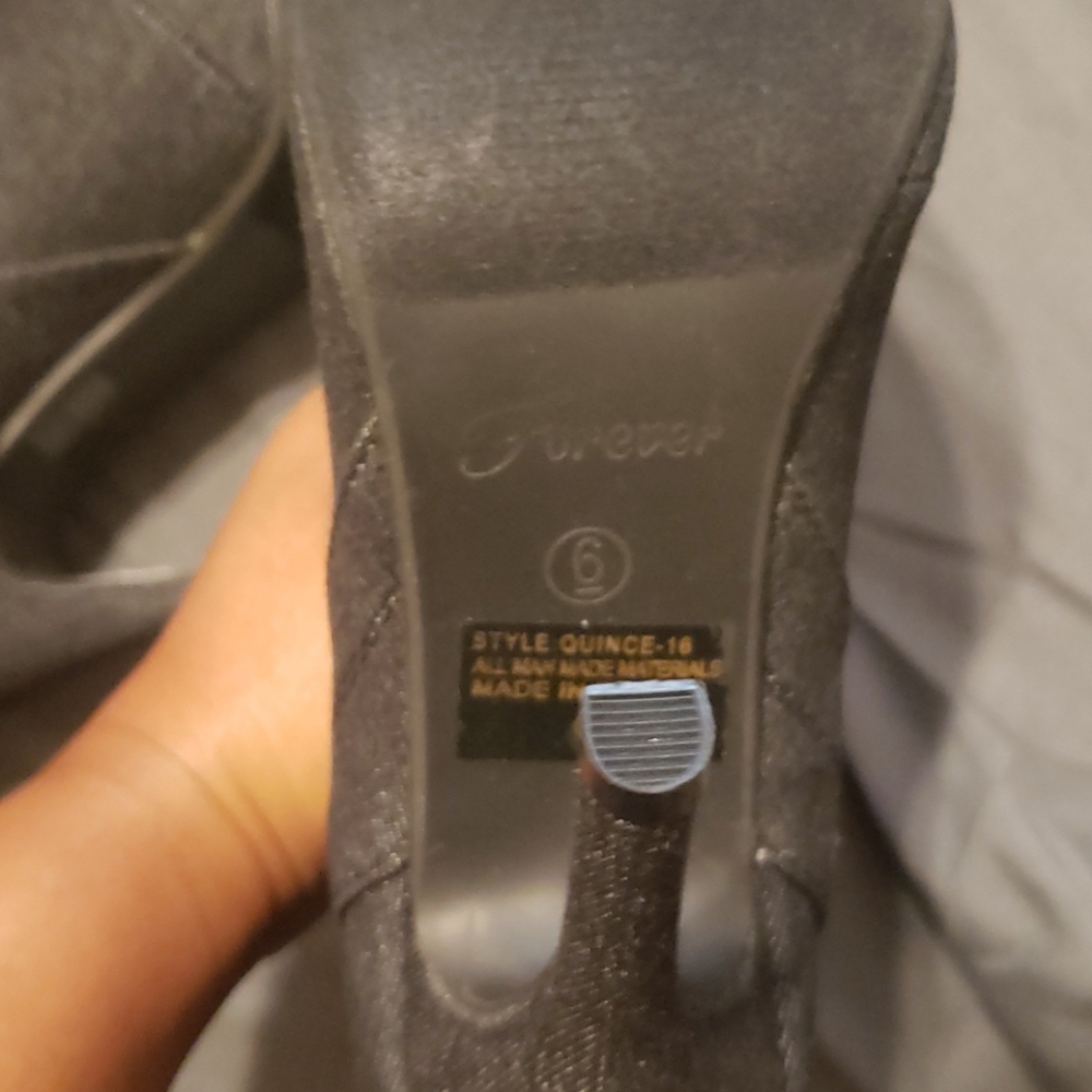 Heels - Picture 5 of 5
